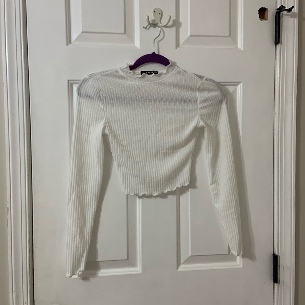 White long sleeve crop top